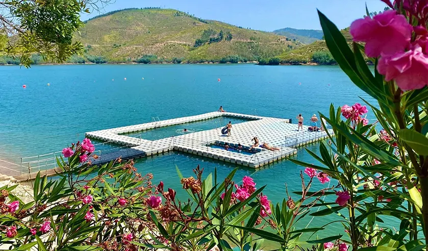 10 Praias oceânicas e fluviais no Centro de Portugal para aproveitar este verão